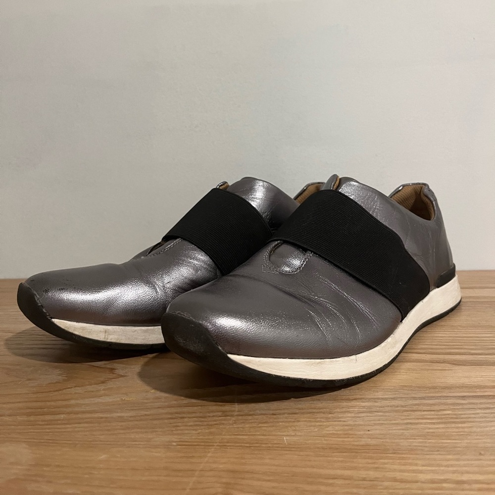 Vionic silver/platinum slip-on sneakers